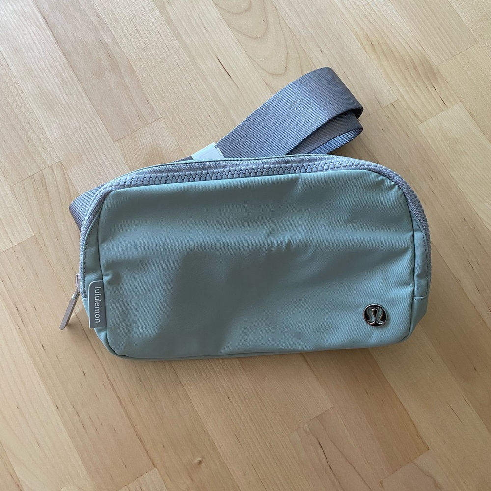 Lululemon Silver Drop Everywhere Belt Bag